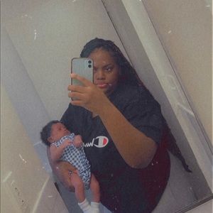 Meet your Posher, Amira